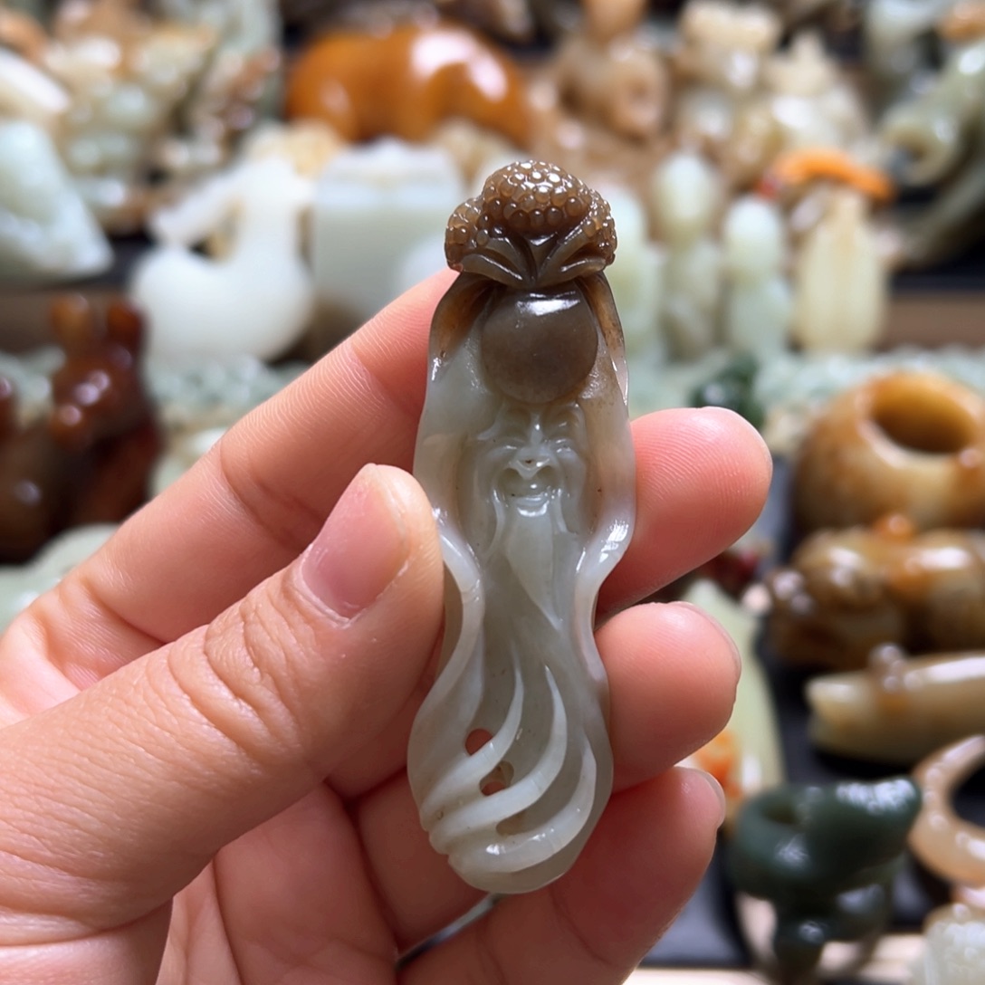 和田玉（糖玉）颈饰未镶嵌