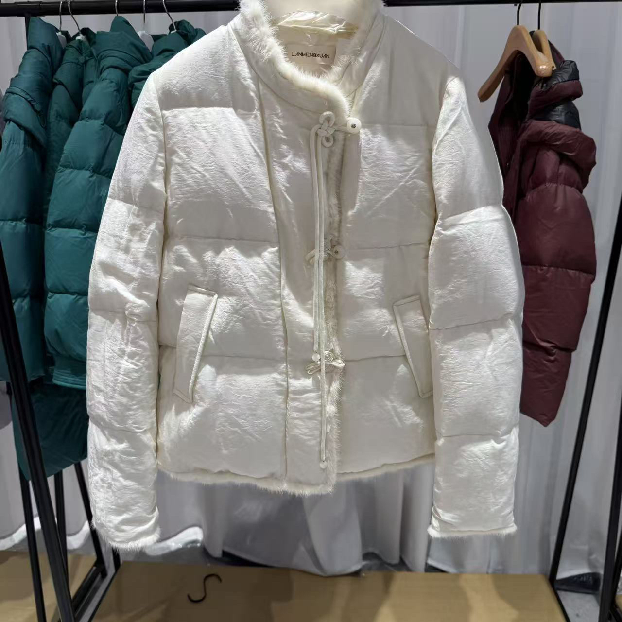 新款冬季国风羽绒服