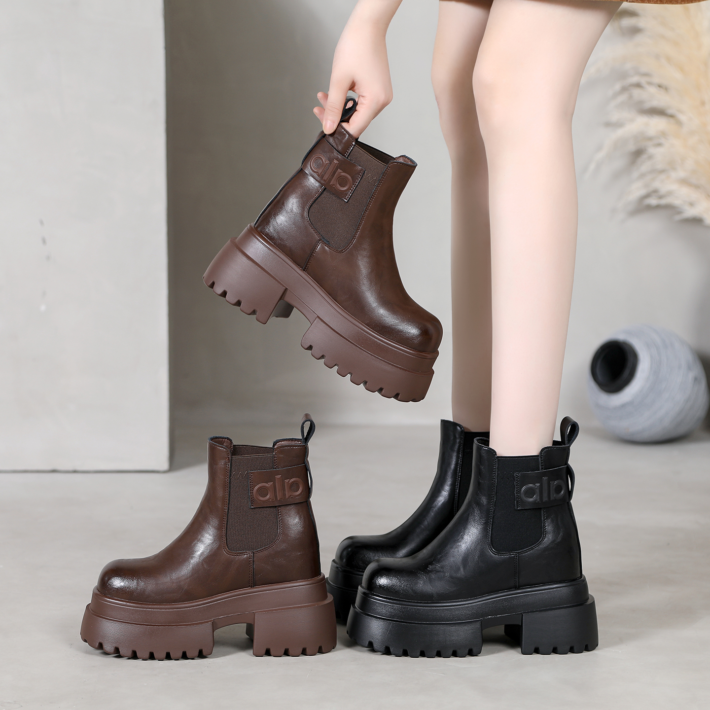 2025秋新款12CM增高松糕鞋厚底切尔西短靴女百搭小个子增高马丁靴