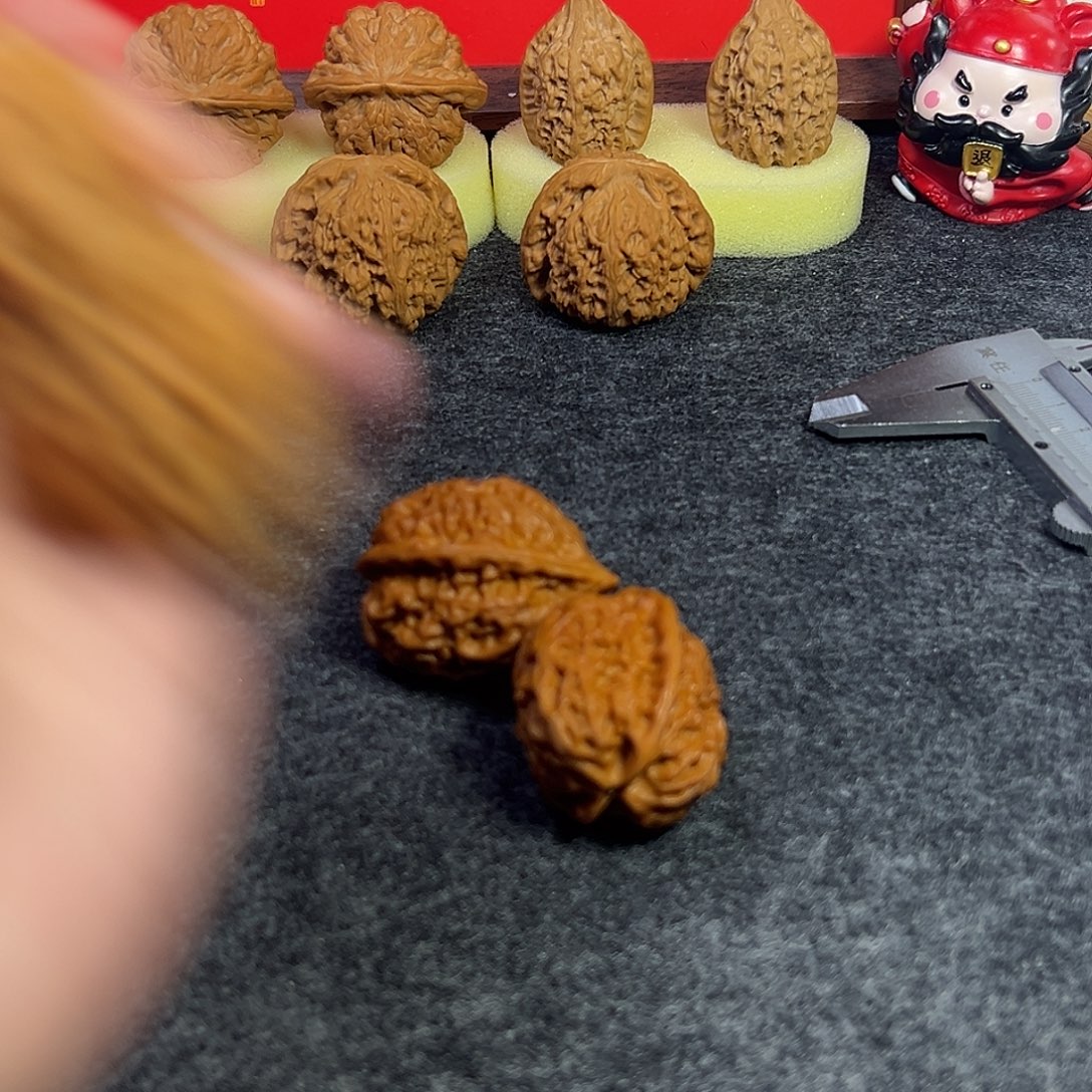 文玩核桃把件有黄