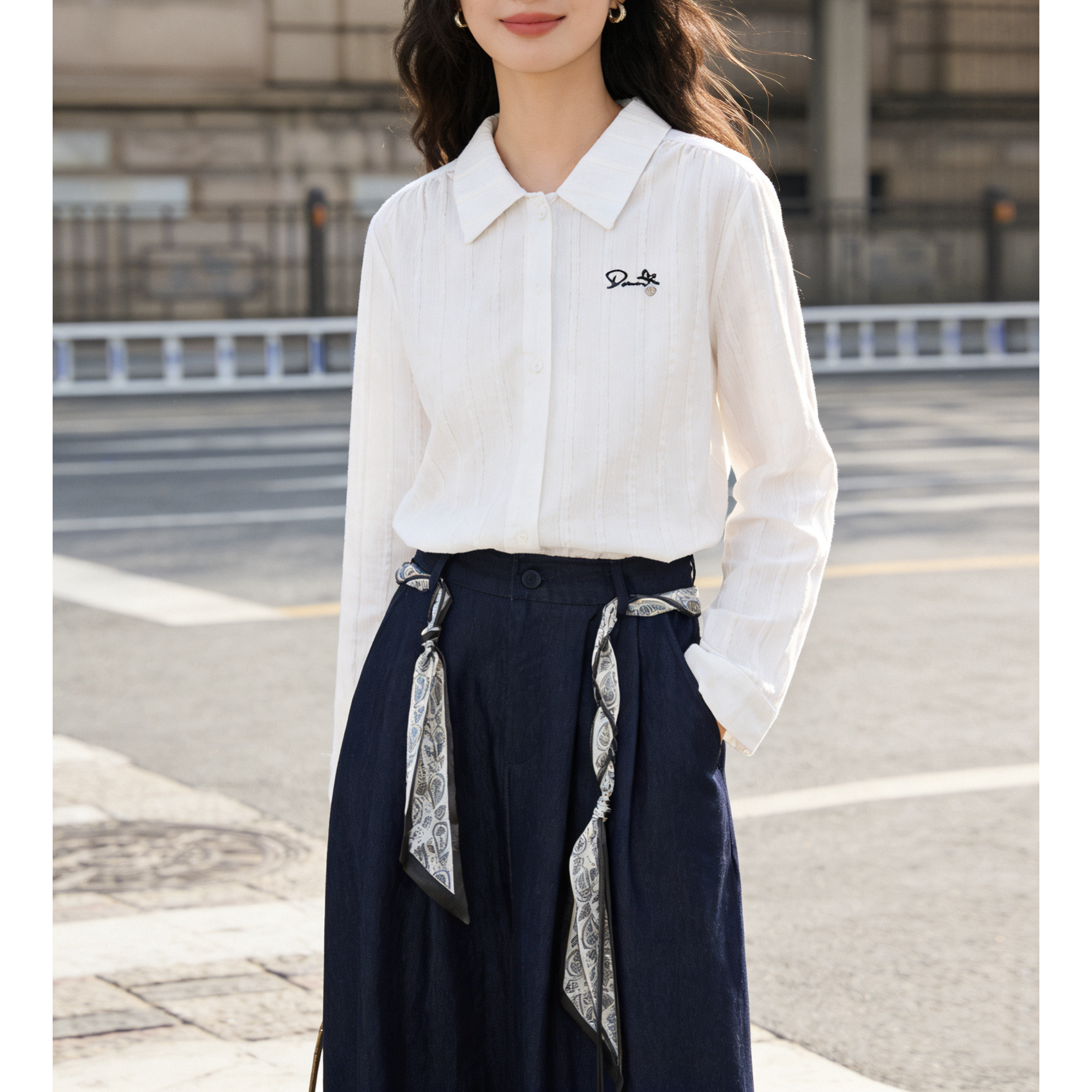 依美言2025秋季新款韩版女文艺纯棉衬衫设计款腰带半身裙三件套装