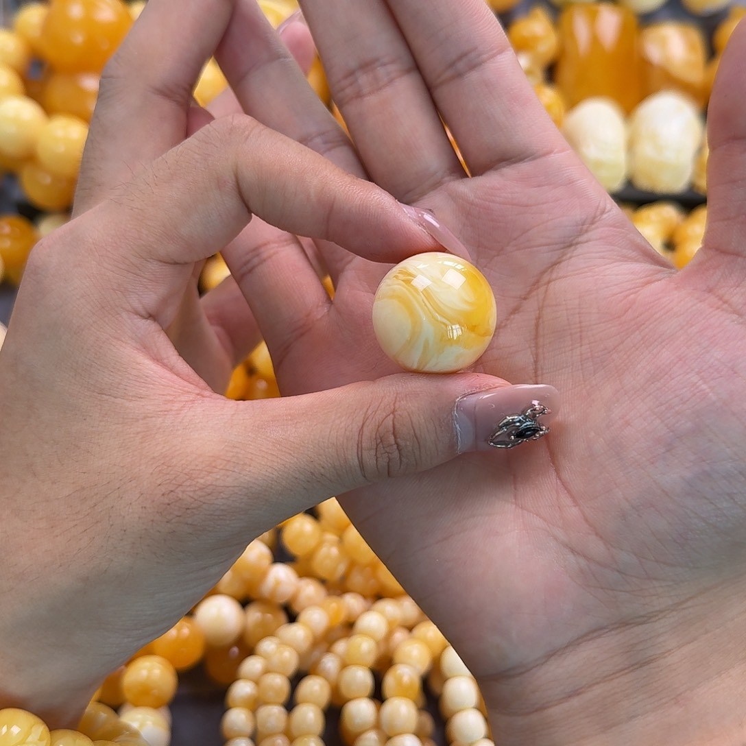 蜜蜡未镶嵌珠宝奇石