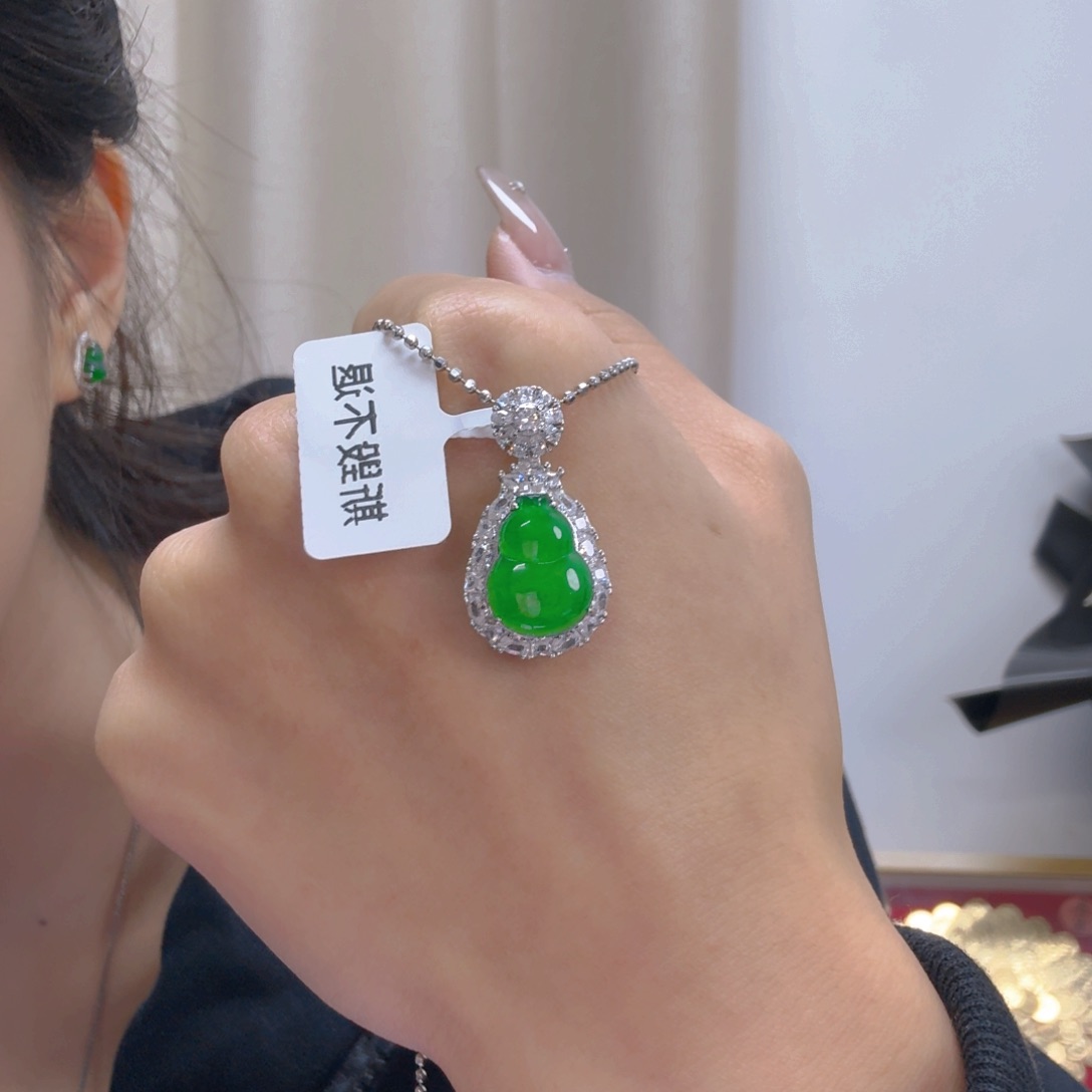 翡翠吊坠(不含链)未镶嵌