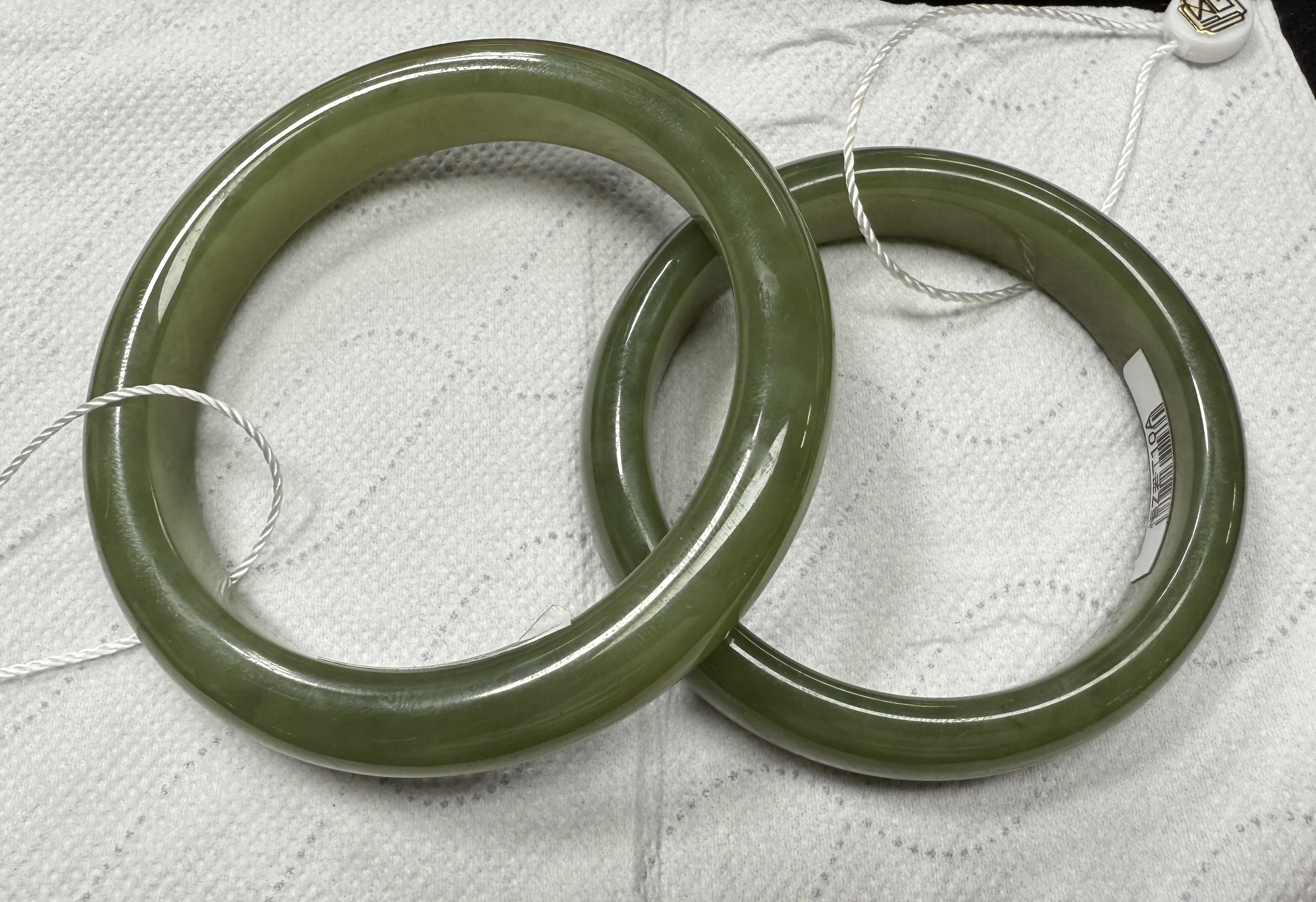 天然和田玉手镯（多样性发其一）（圈口52-60）326FS0028