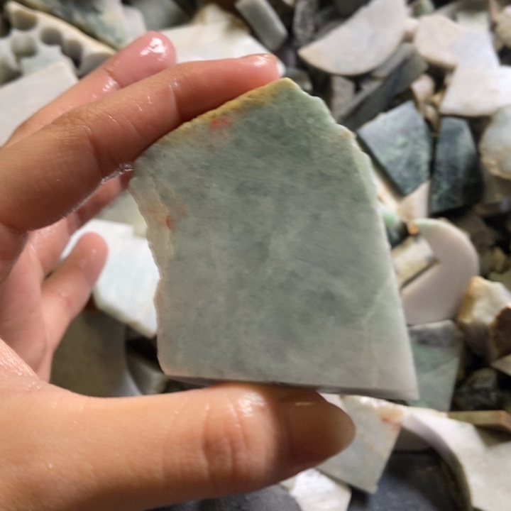 翡翠颈饰未镶嵌天然翡翠