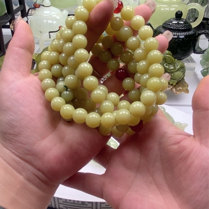 蛇纹石玉挂件未镶嵌