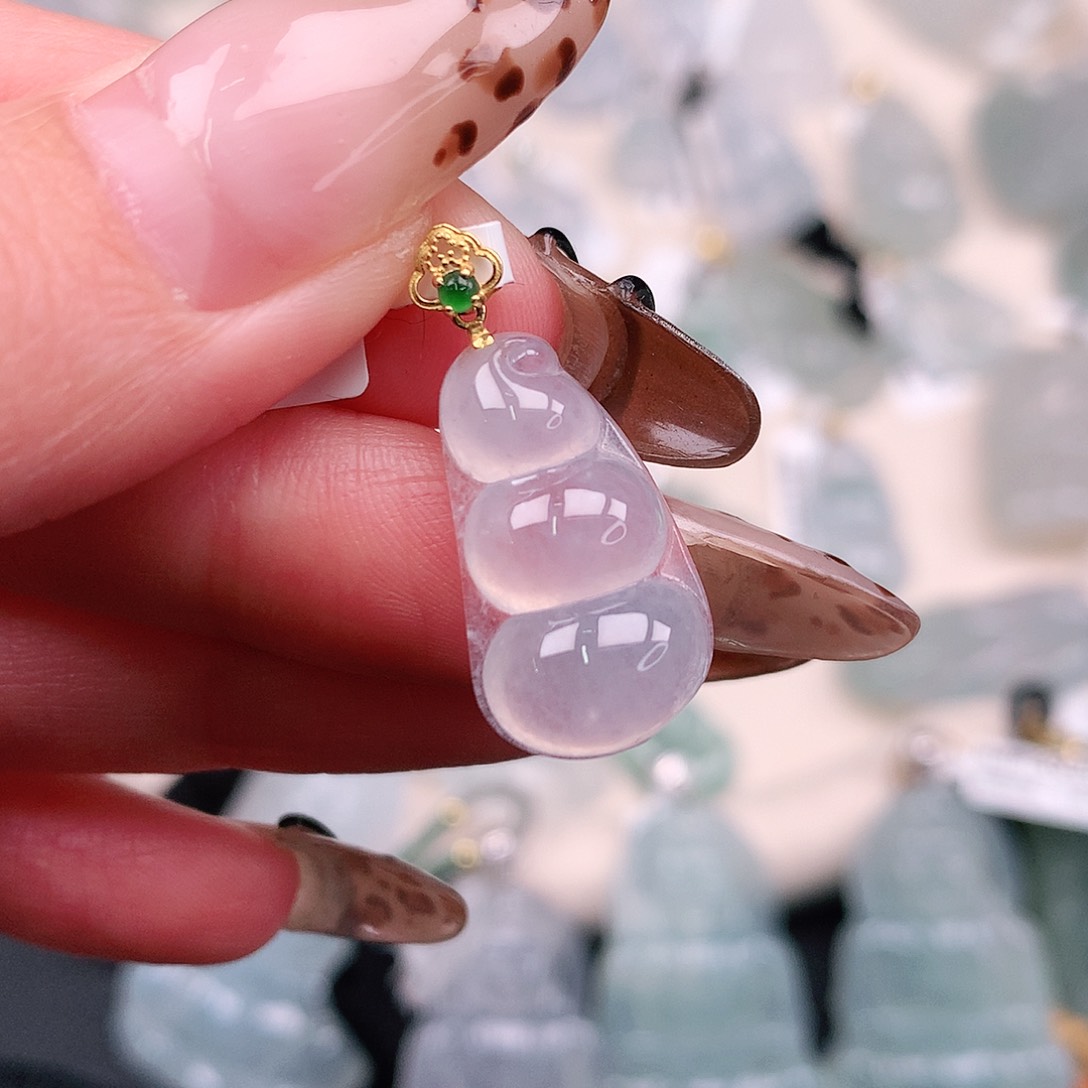 翡翠颈饰18K金镶嵌冰豆26.7、21、12，5.6