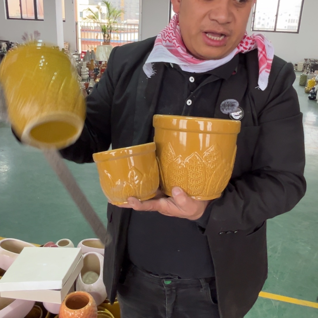 摆件66 号高中低温陶瓷瓶（部分微瑕）