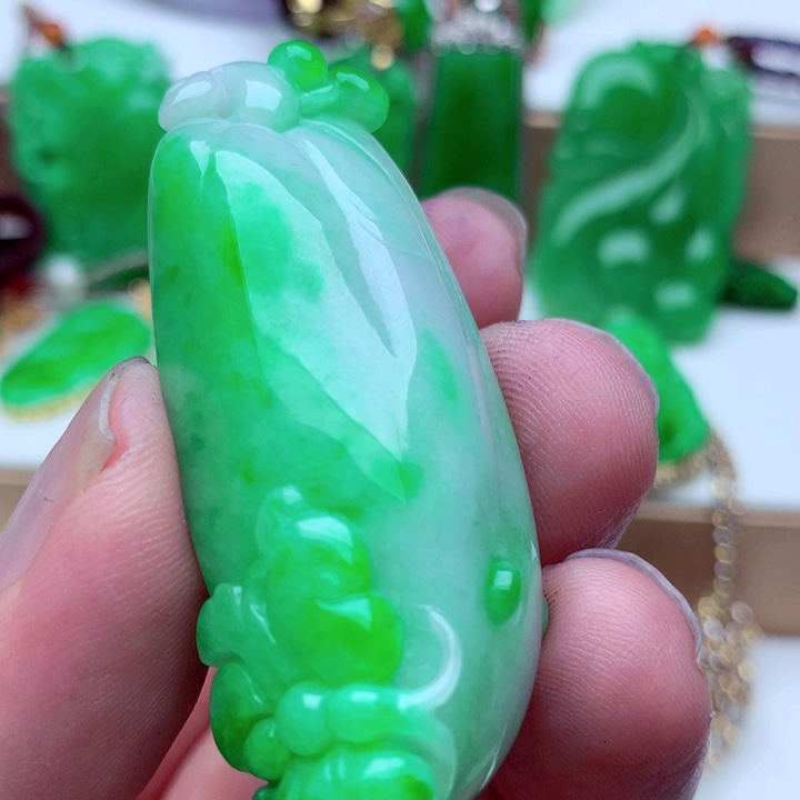 吊坠(不含链)未镶嵌翡翠