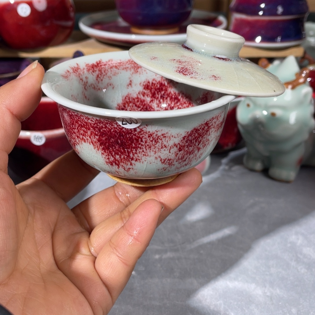 瓷片纯手工制作。微微瑕