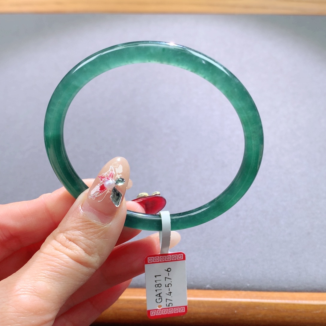 翡翠手镯未镶嵌天然翡翠手镯叮当镯