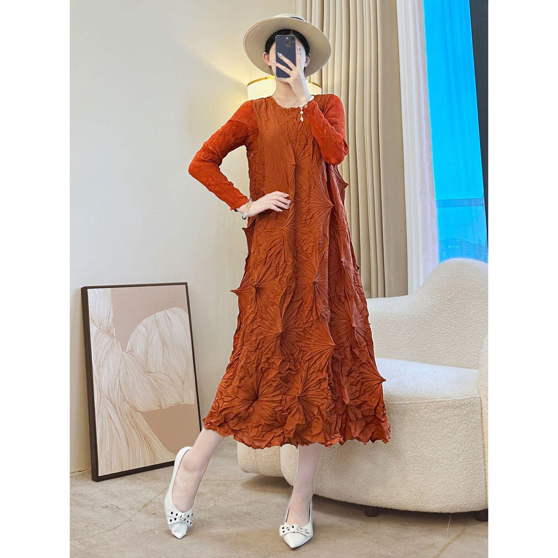 三宅褶皱连衣裙女2025新款春秋长袖气质显瘦海胆裙洋气