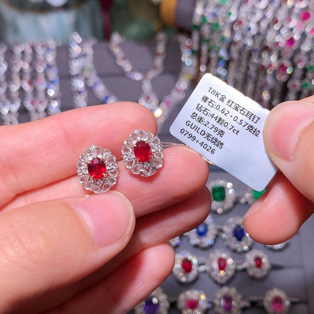 【闪购商品】耳钉18K金镶嵌红宝石小*婷