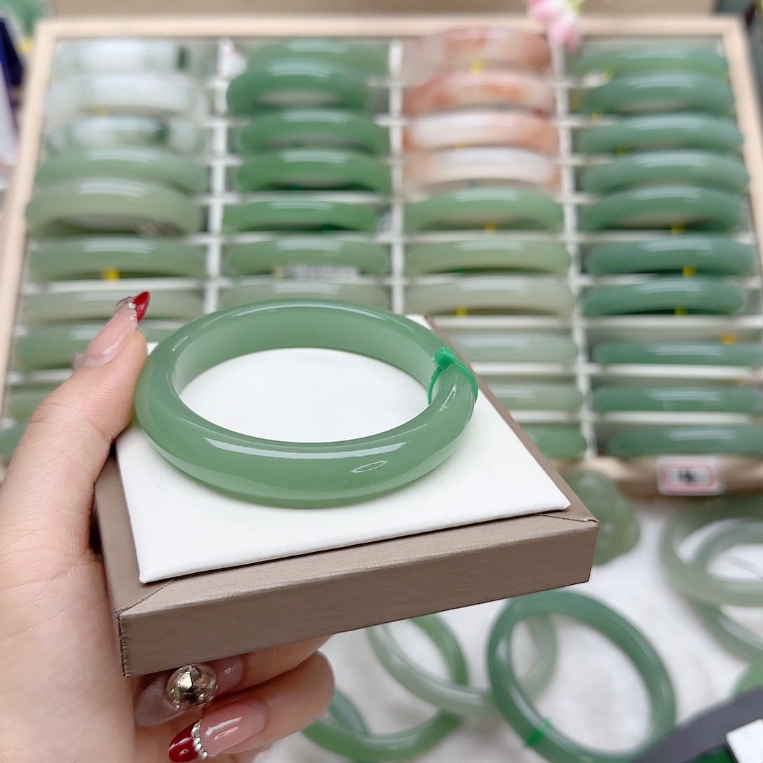 石英质玉手镯未镶嵌5859