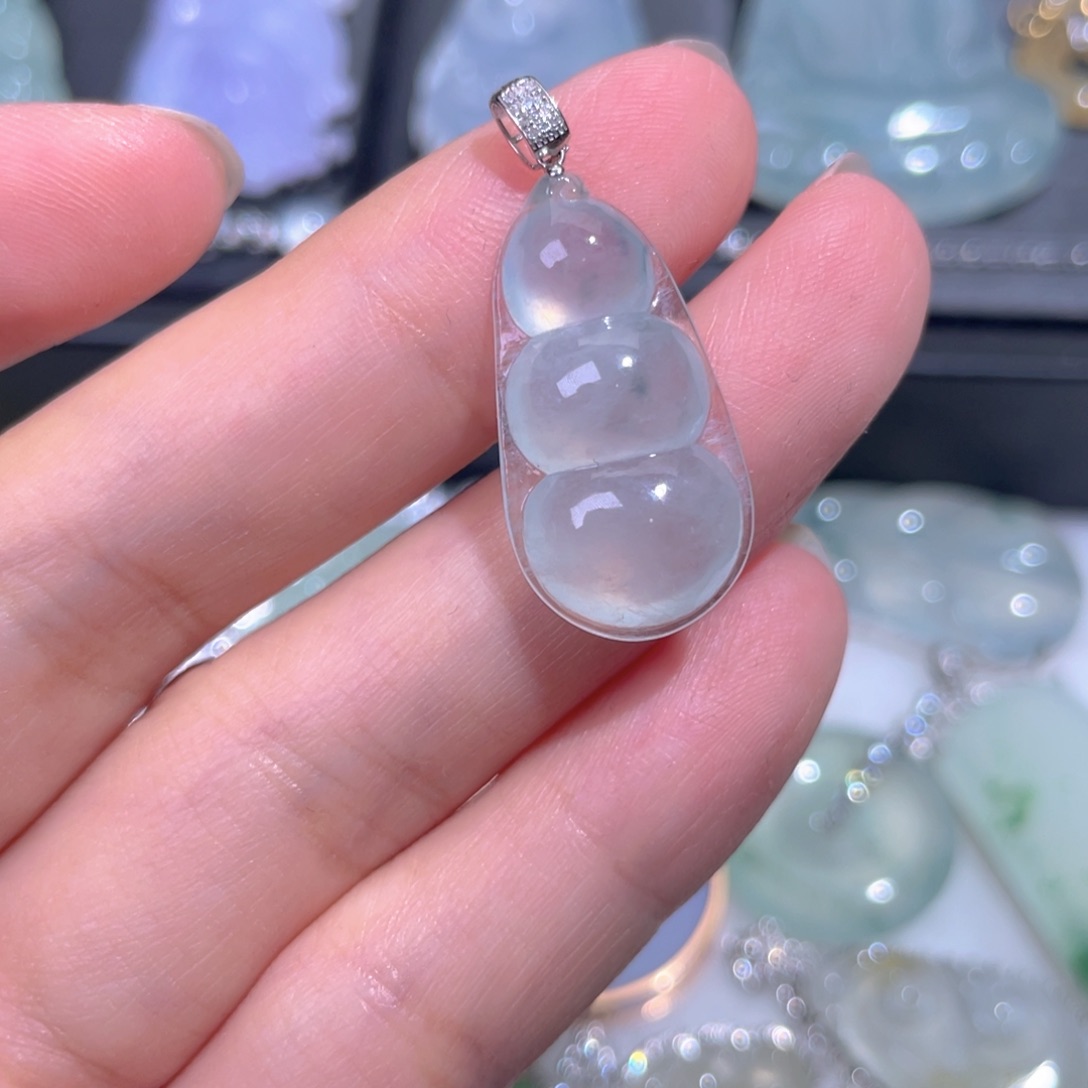 颈饰18K金镶嵌翡翠翡翠