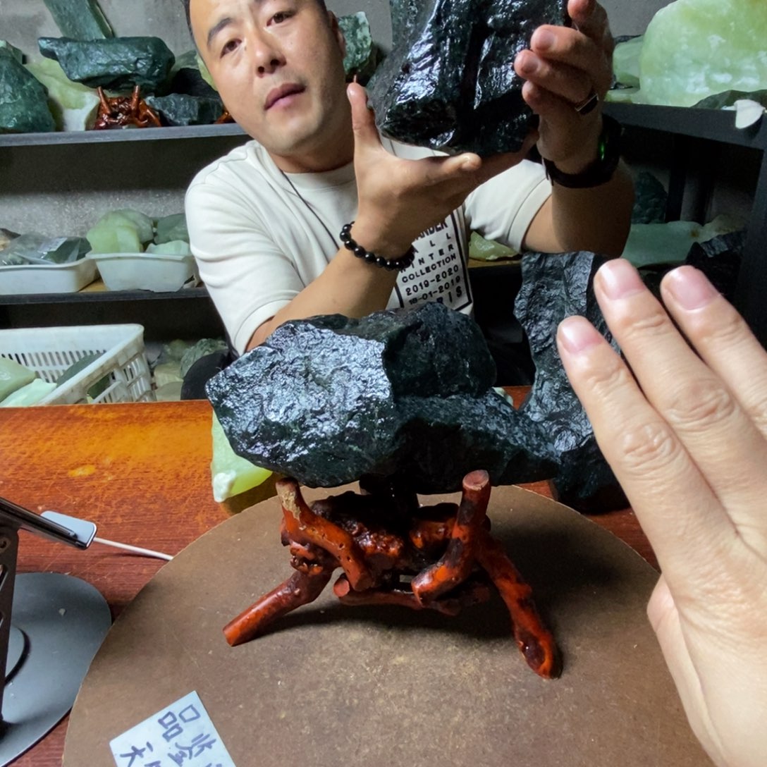 蛇纹石玉未镶嵌岫玉原石随机发一块