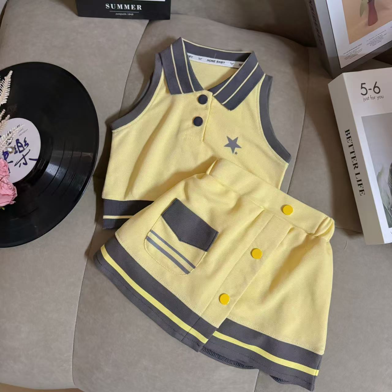 女童学院风套装2025新款女宝宝韩版五角星学生拼色上衣短裤两件套