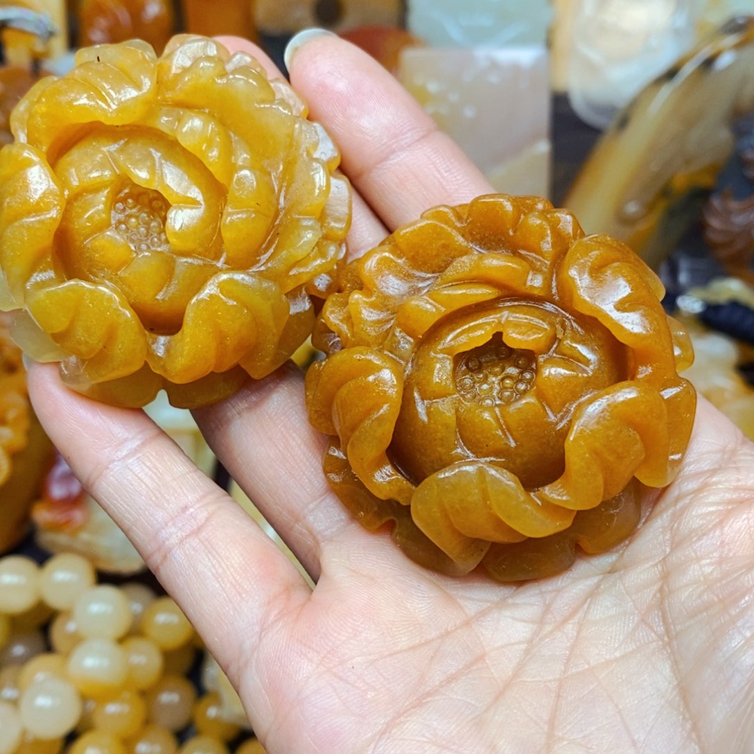 石英质玉（黄龙玉）颈饰未镶嵌