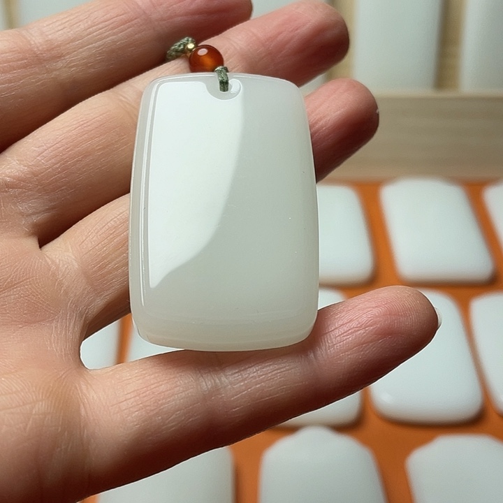 精品时尚百搭无事牌