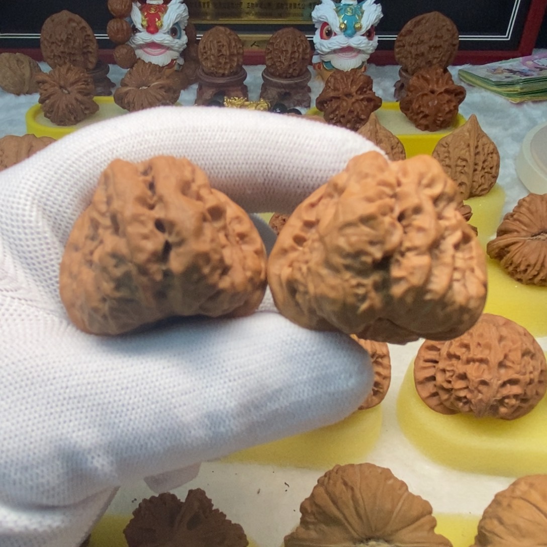 桃核吊坠哈么头核桃