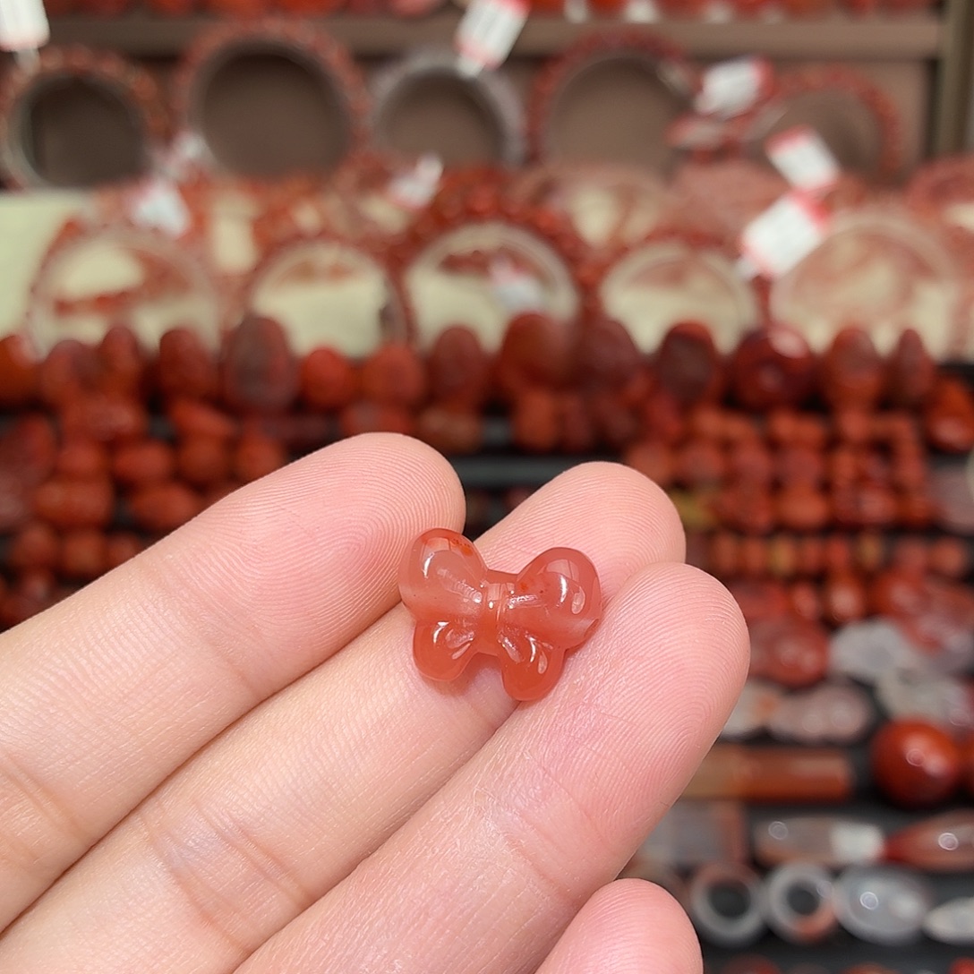 南红玛瑙未镶嵌颈饰蝴蝶结