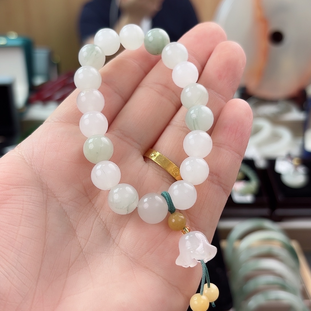 透闪石质玉手串未镶嵌
