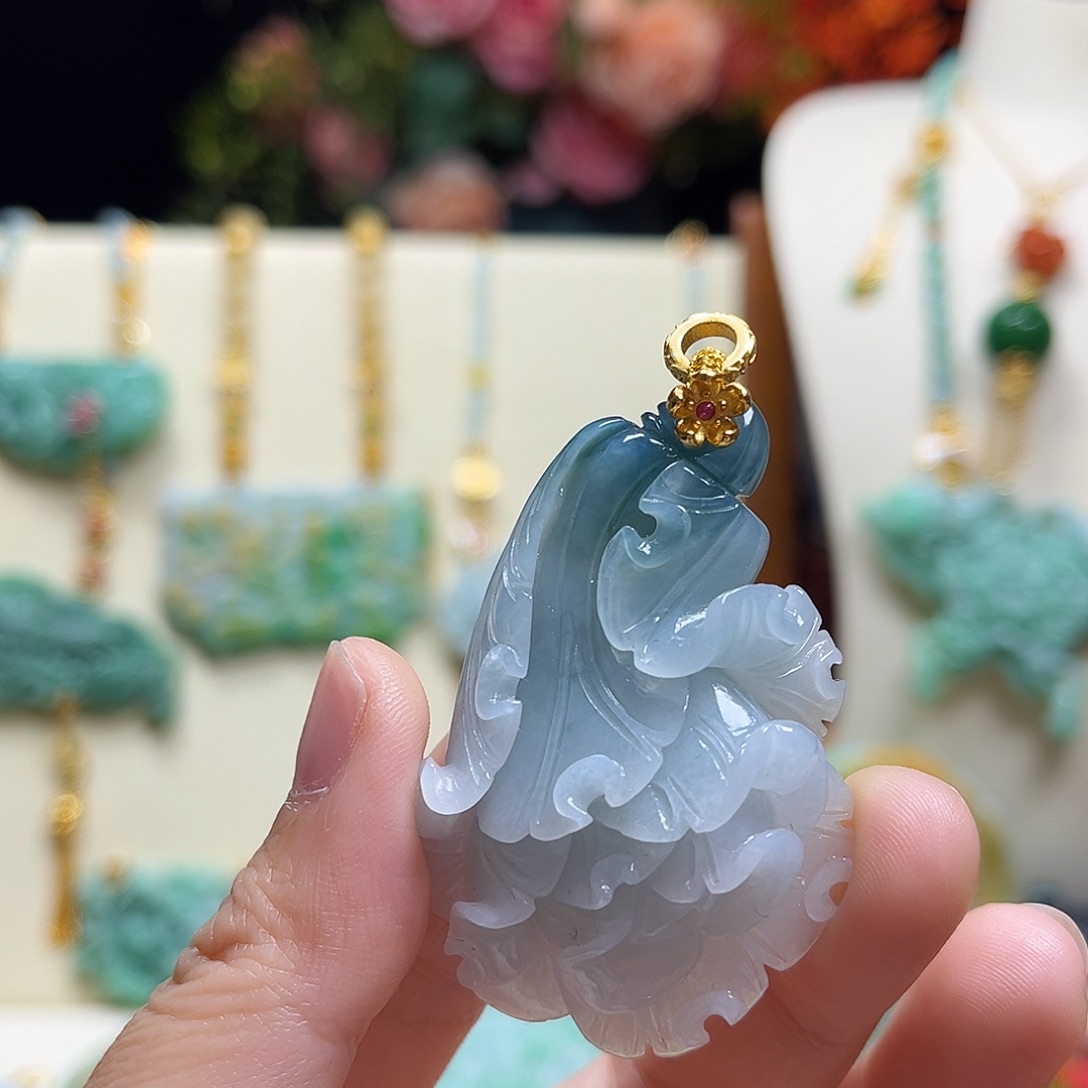 翡翠颈饰未镶嵌白菜