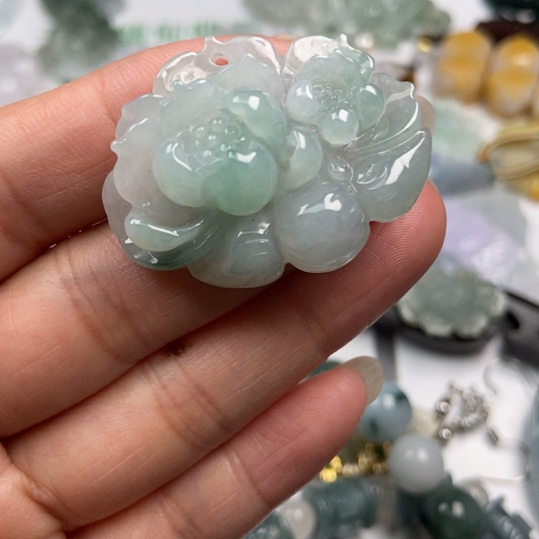 翡翠未镶嵌颈饰翡翠