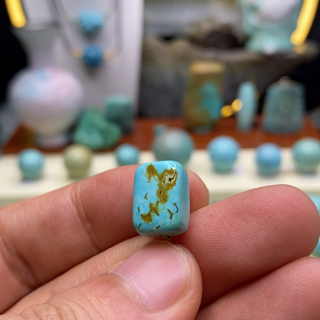 绿松石未镶嵌珠宝奇石