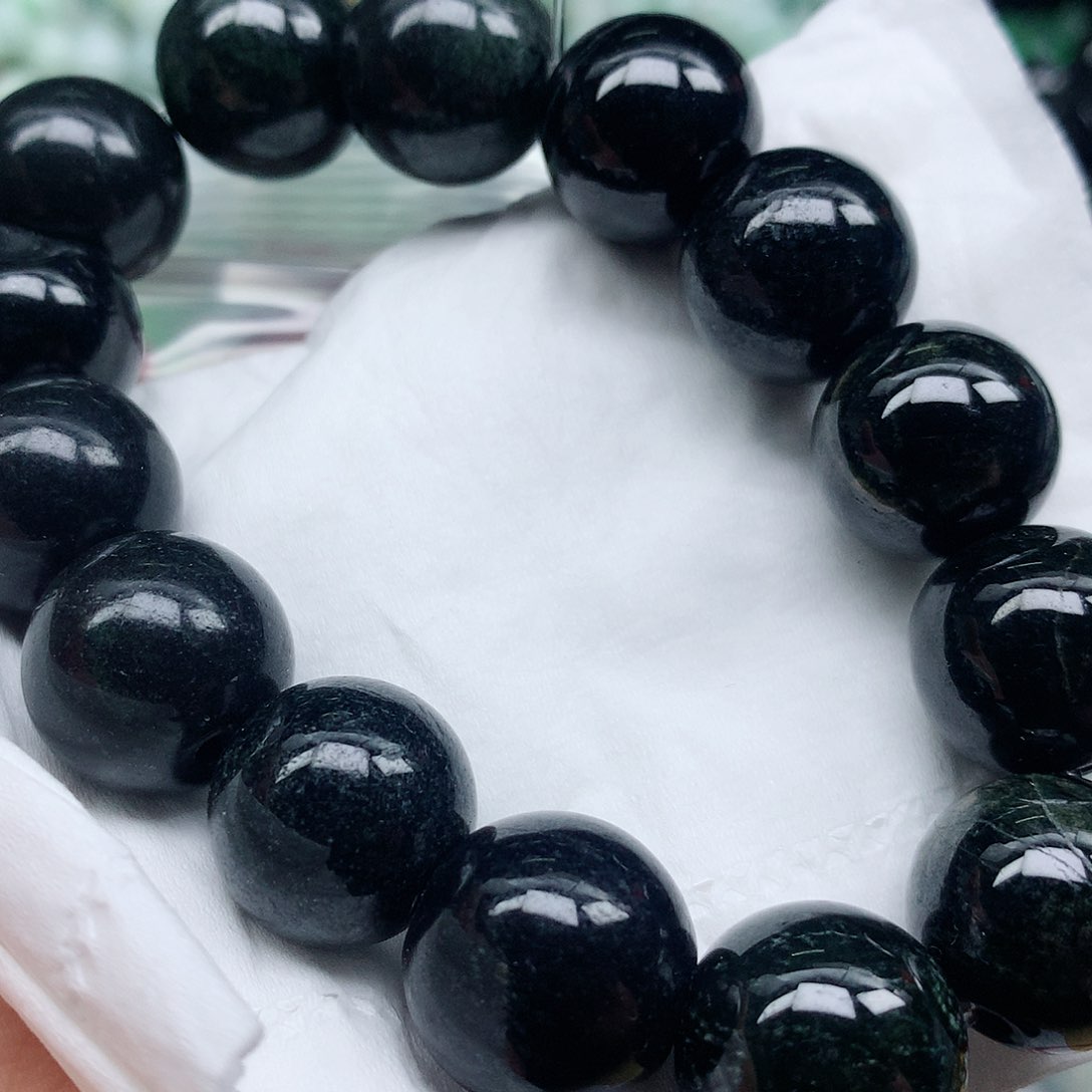 翡翠未镶嵌颈饰手串