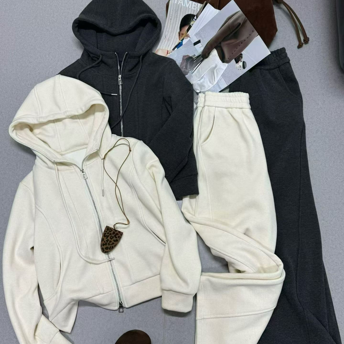 静静推荐  加绒帽衫两件套723