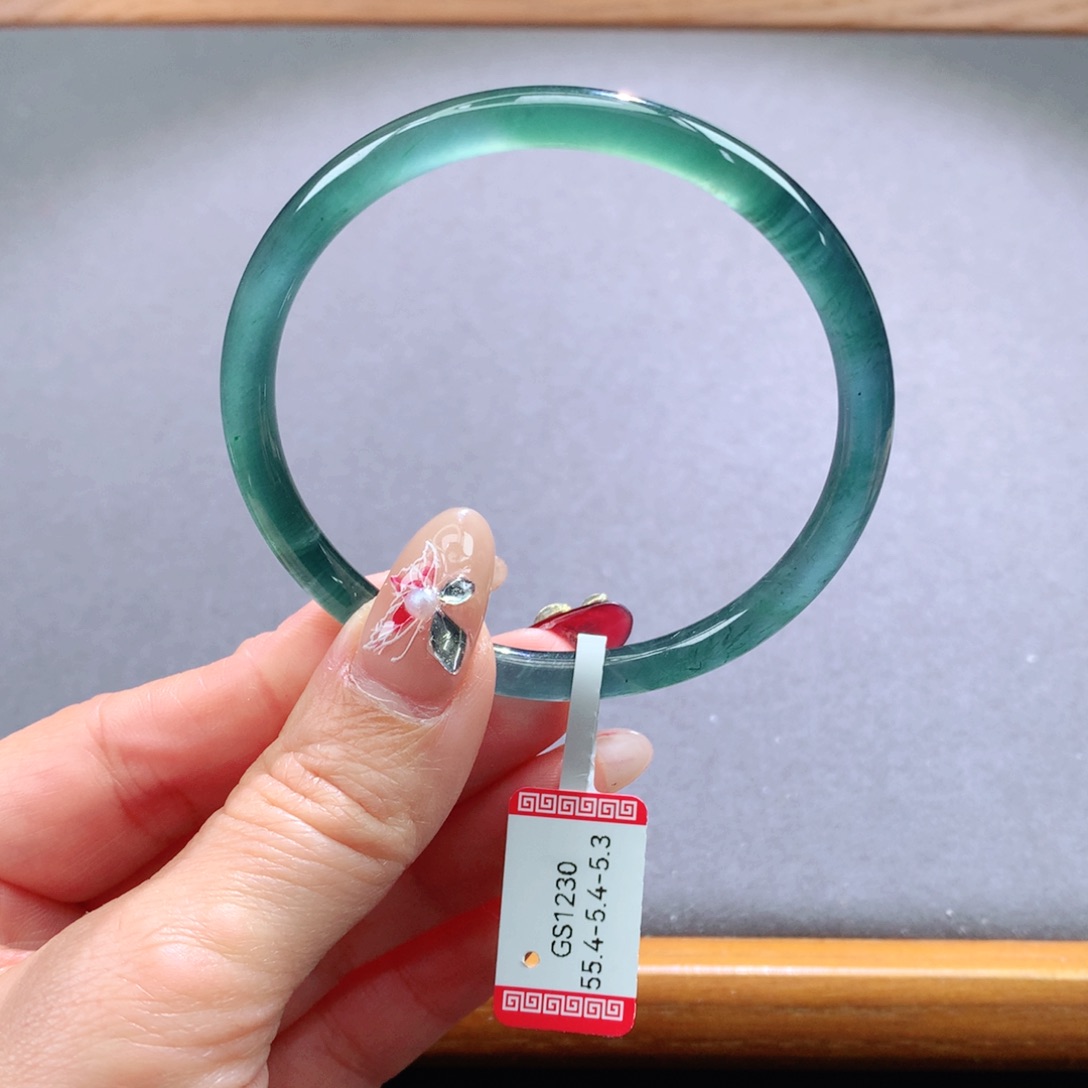 翡翠手镯未镶嵌天然翡翠手镯