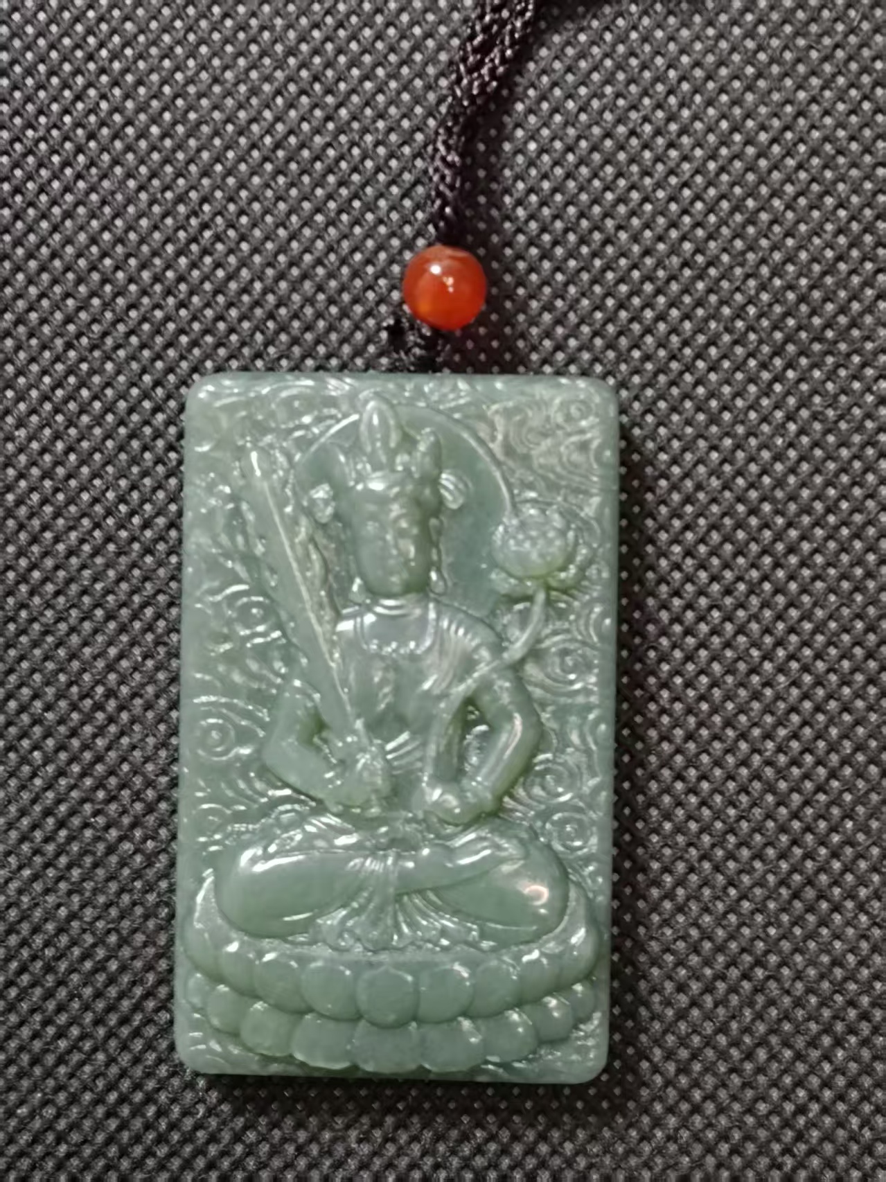 和田玉新疆若羌青黄口观音牌