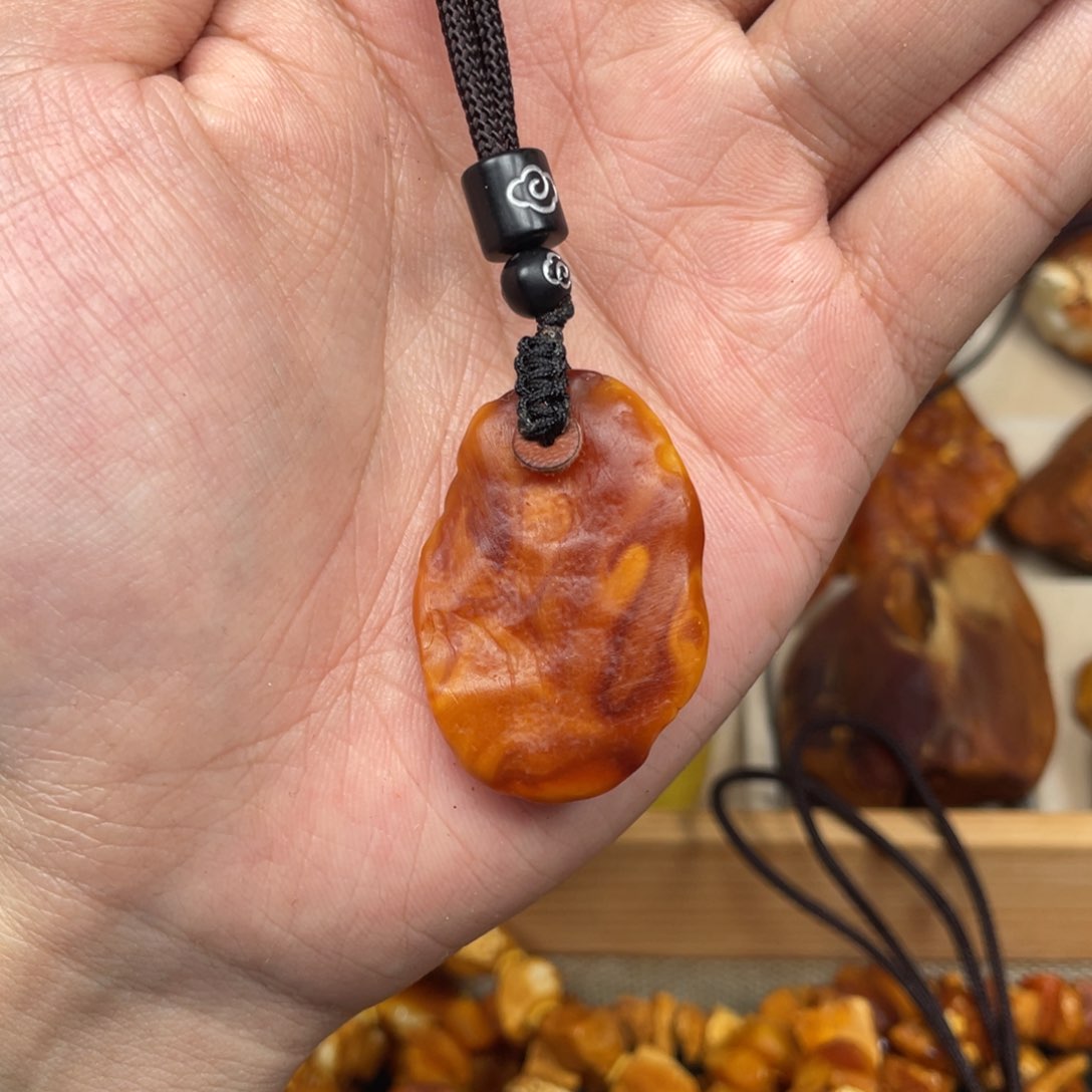 琥珀珠宝奇石未镶嵌