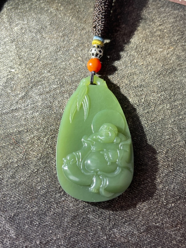 析木河磨玉笑佛吊坠，岫岩透闪石老玉吊坠，大肚佛