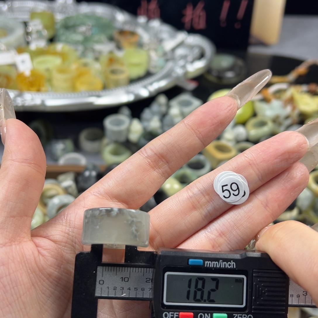 蛇纹石玉未镶嵌戒指