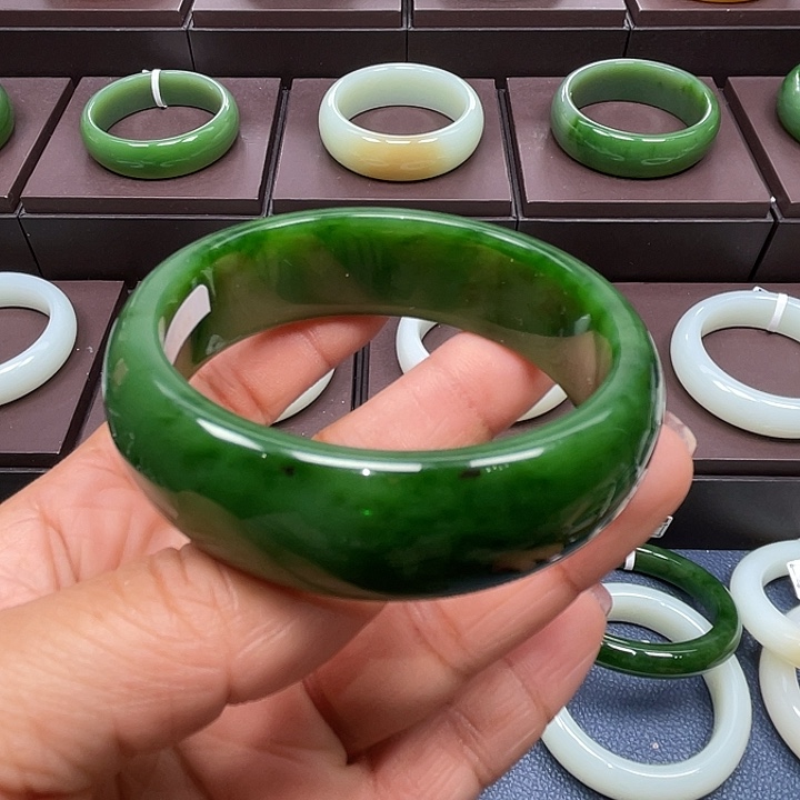 和田玉未镶嵌手镯5758