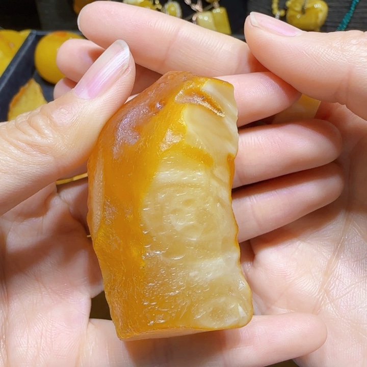 定制琥珀未镶嵌蜜蜡