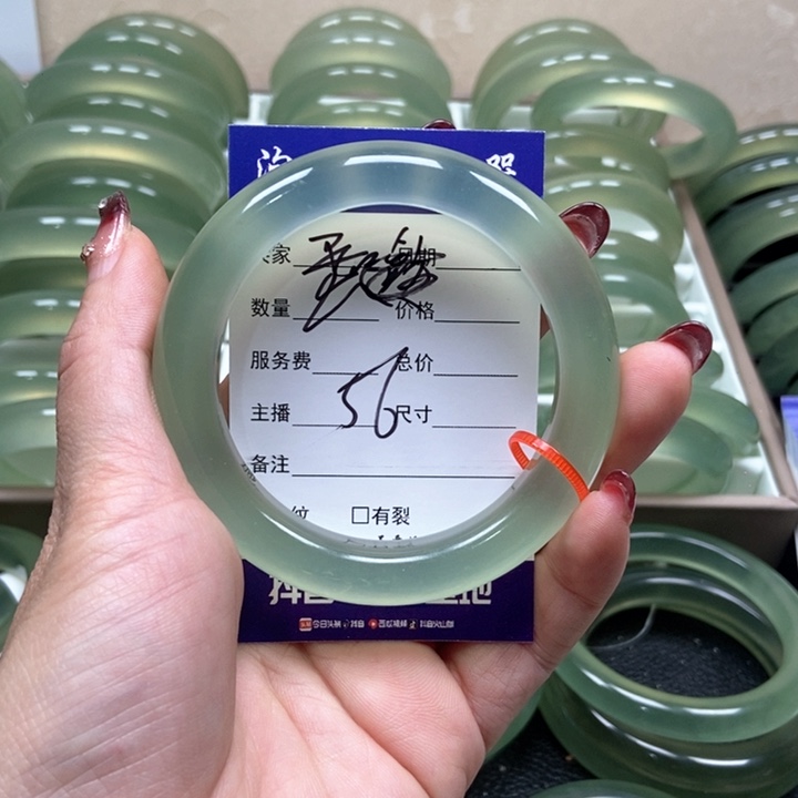 蛇纹石玉手镯未镶嵌蛋*