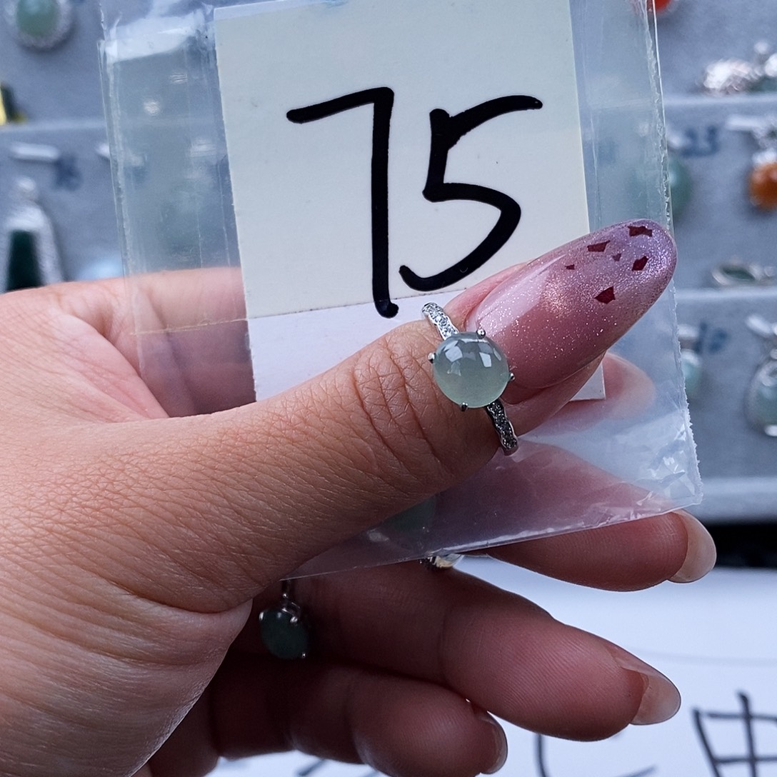 翡翠未镶嵌戒指缅甸