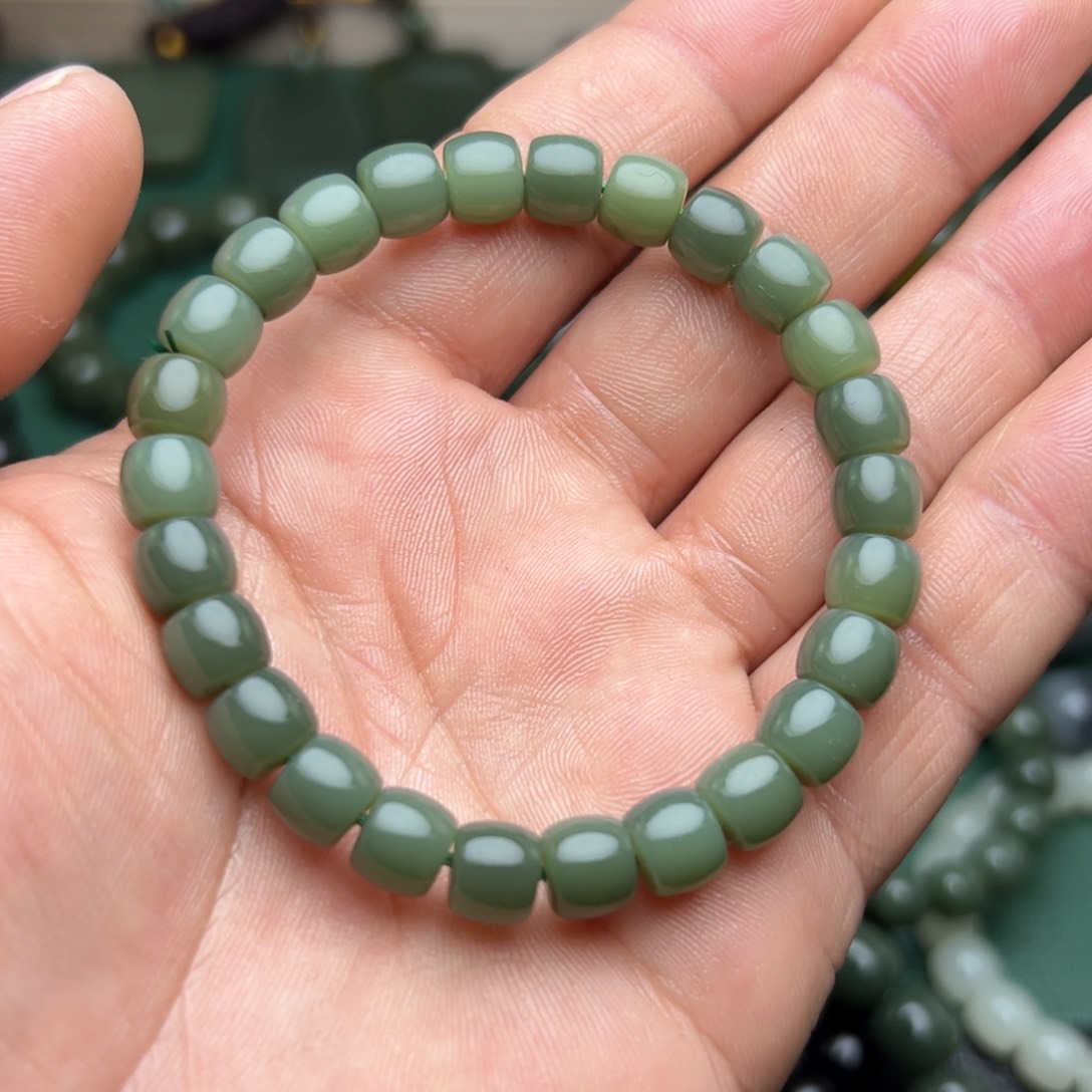 和田玉手链未镶嵌蓝调沙枣青卡8