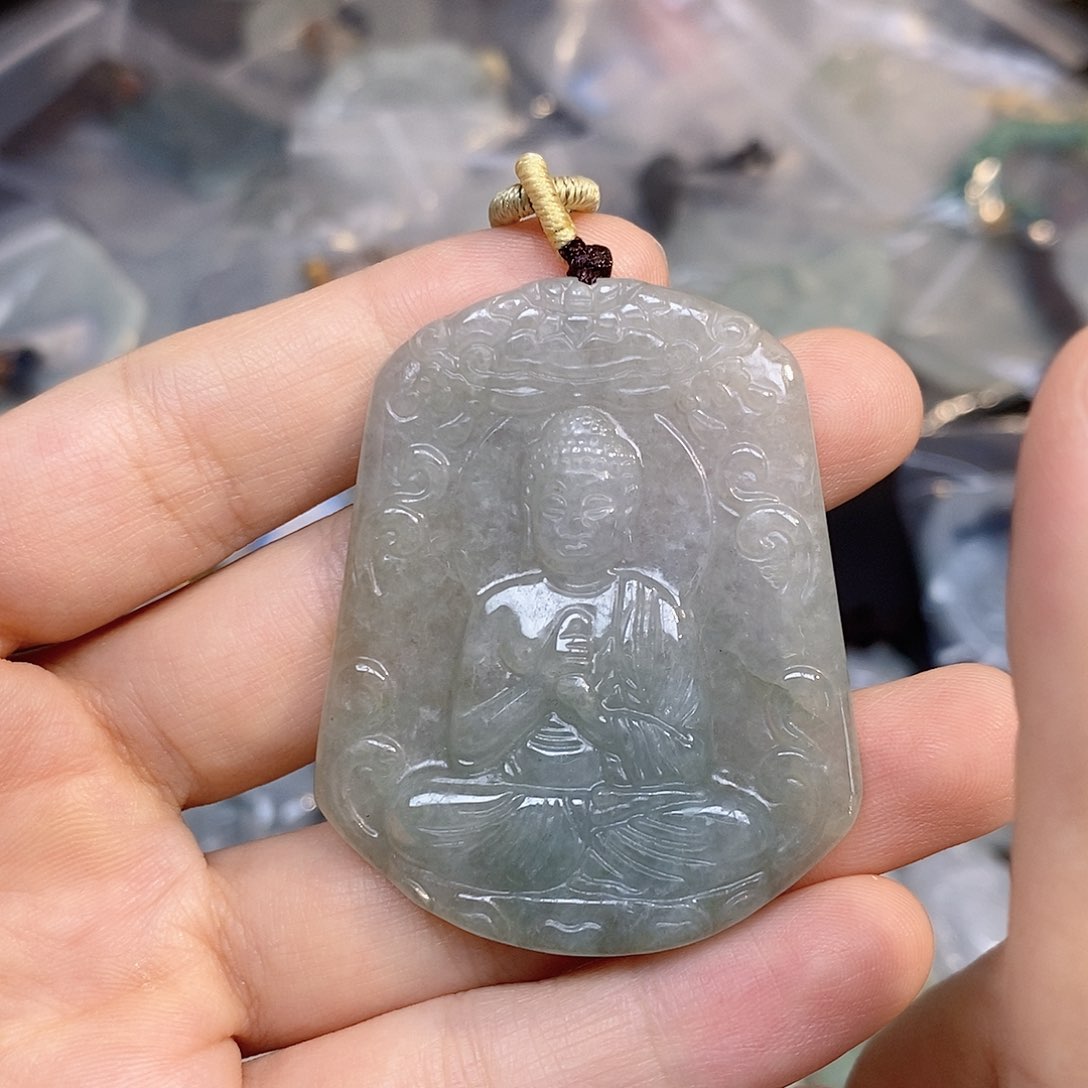 清***阁翡翠未镶嵌颈饰大日