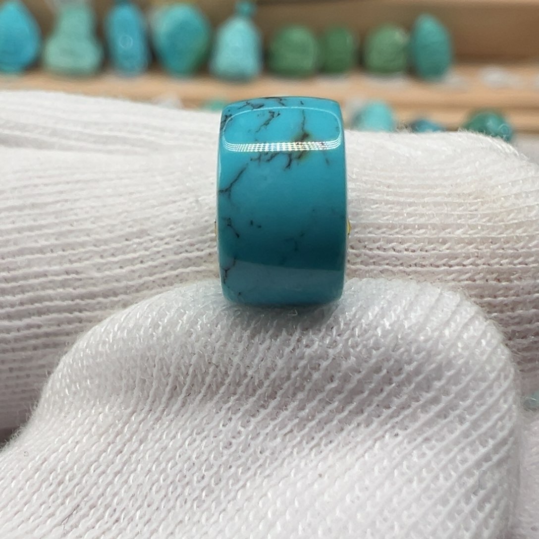 绿松石配饰未镶嵌