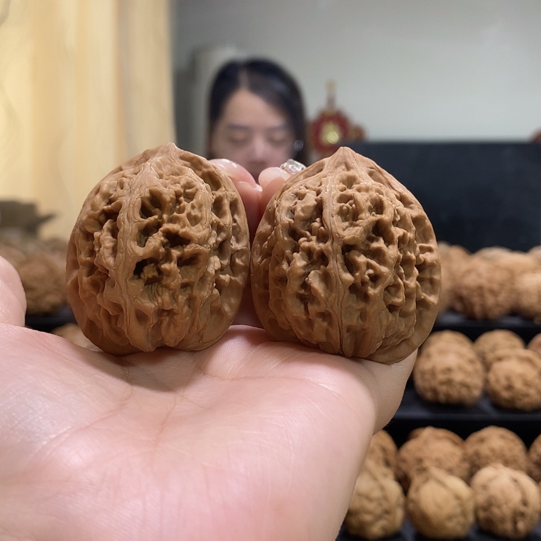 把件文玩核桃40凤凰台有虫眼