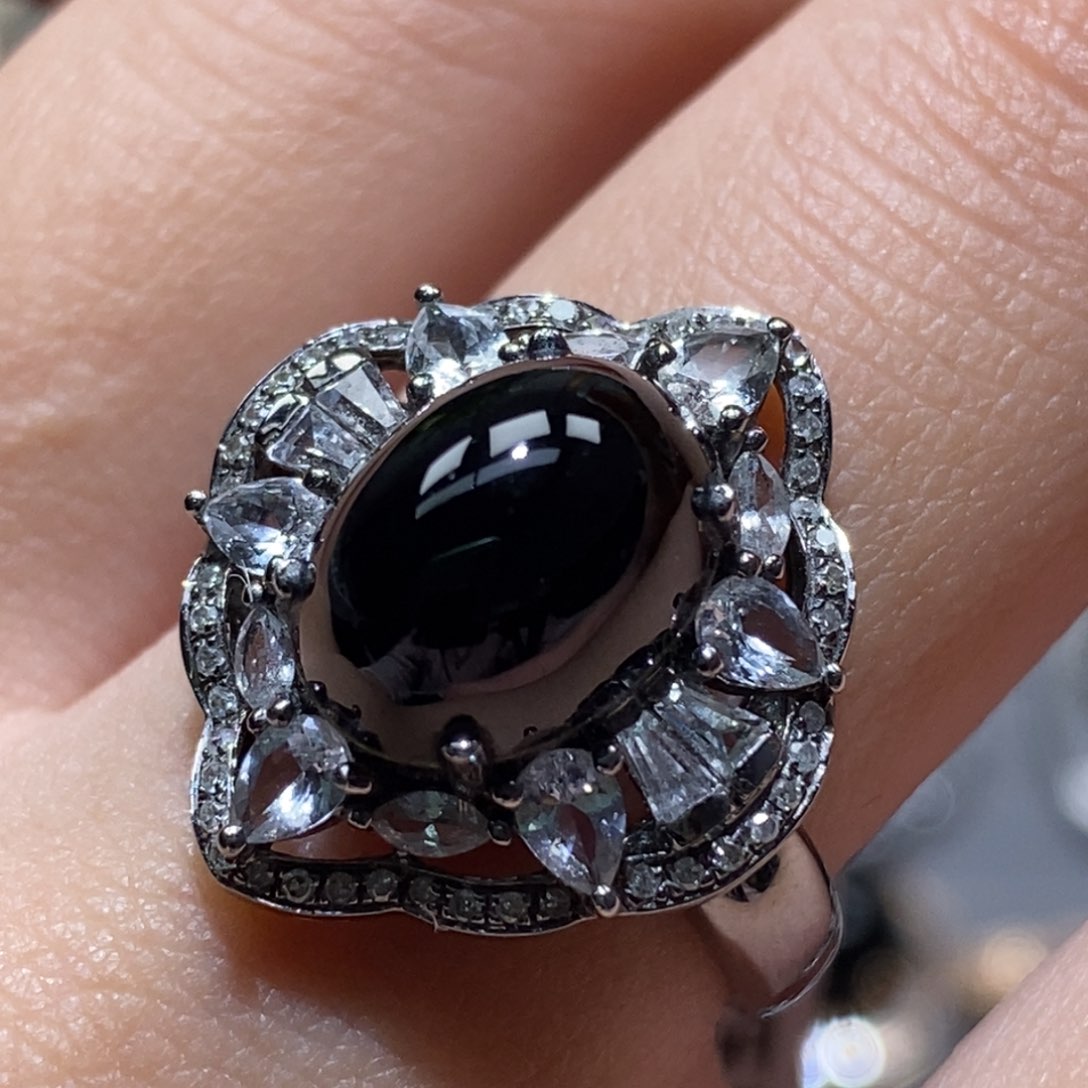 18K金镶嵌戒指翡翠