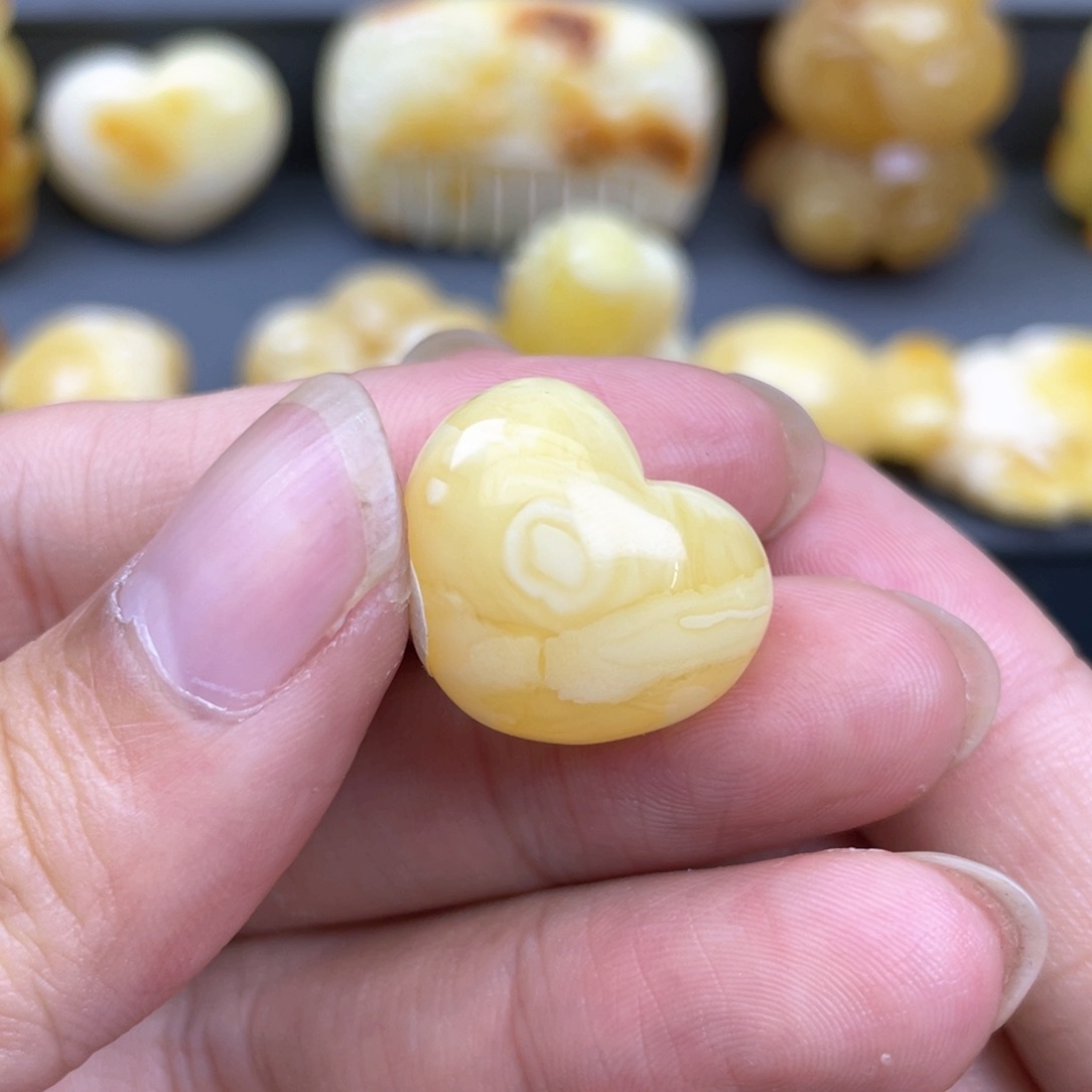 琥珀裸石未镶嵌蜜蜡