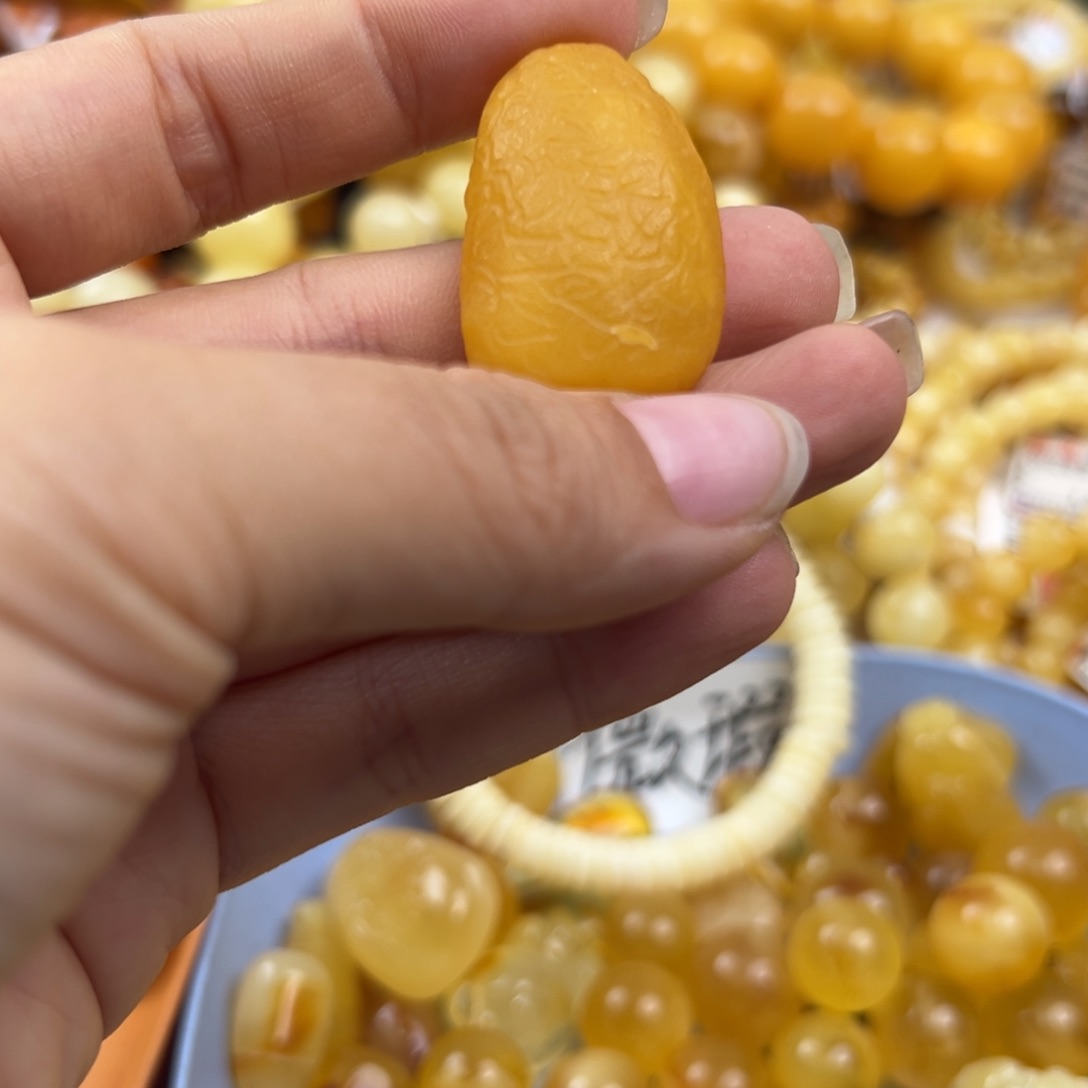 未镶嵌琥珀珠宝奇石