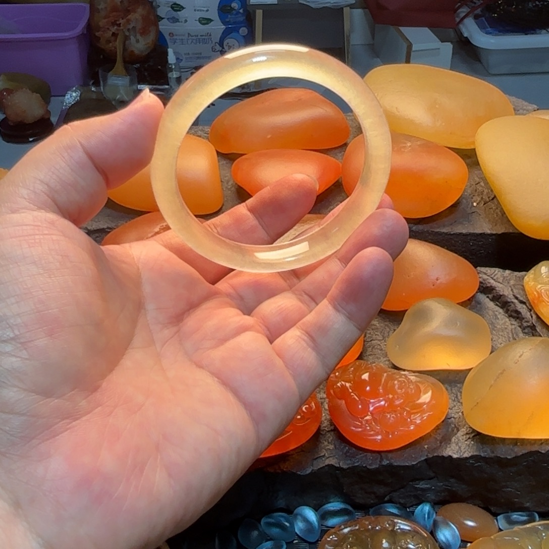 牛***牛石英岩玉未镶嵌手串