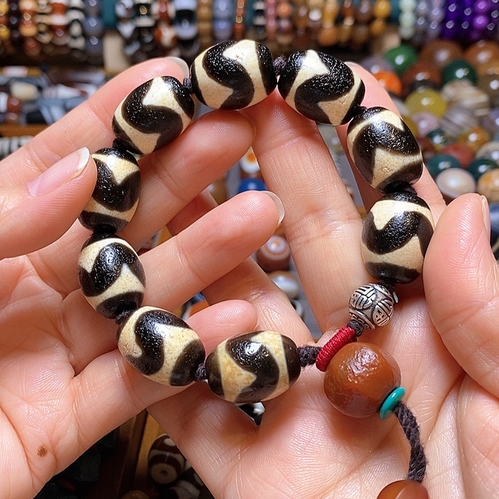 玛瑙/玉髓手串未镶嵌快***己