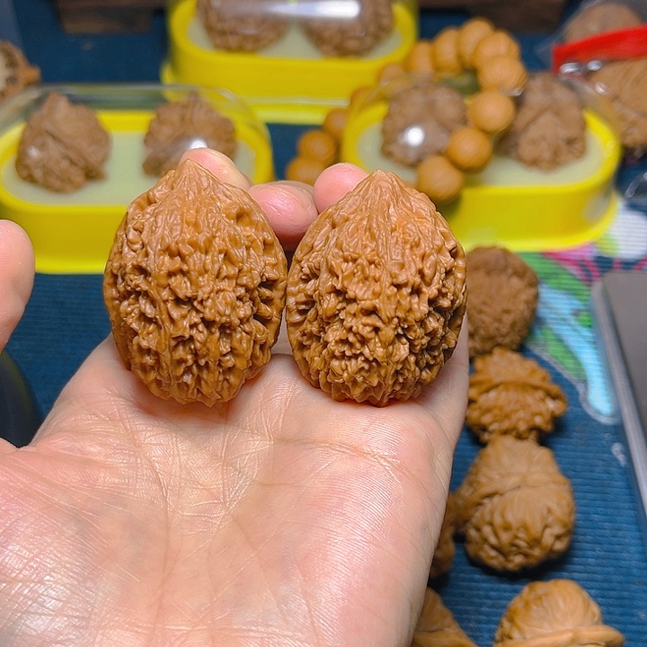 文玩核桃吊坠帅**爸大蒜头